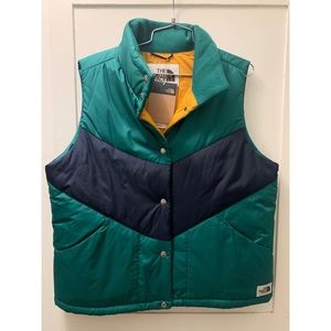 NWT The North Face women’s Sylvester vest - L